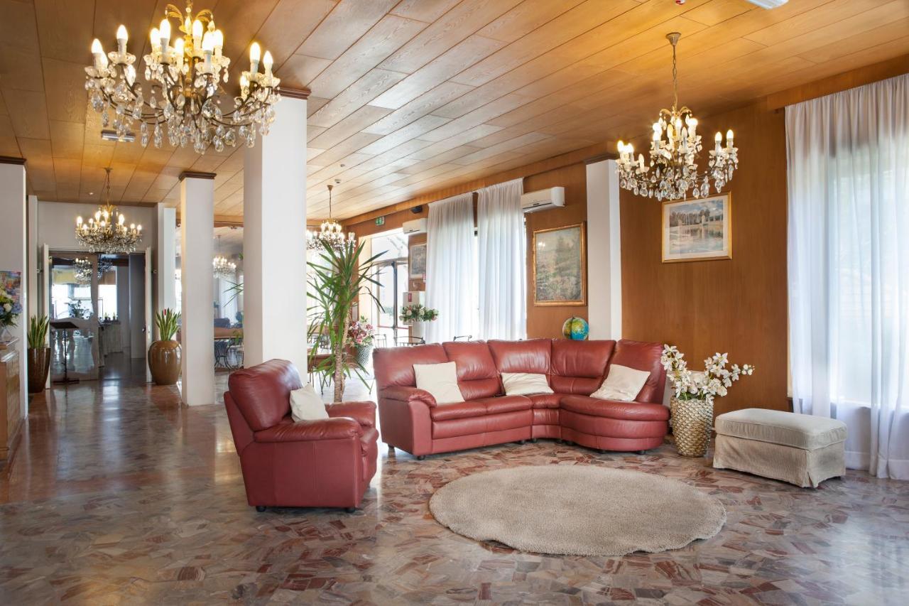 Hotel Spiaggia Marconi Rimini Exterior photo